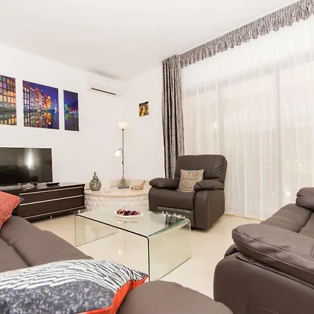 Ruzmarin Tatil Evi