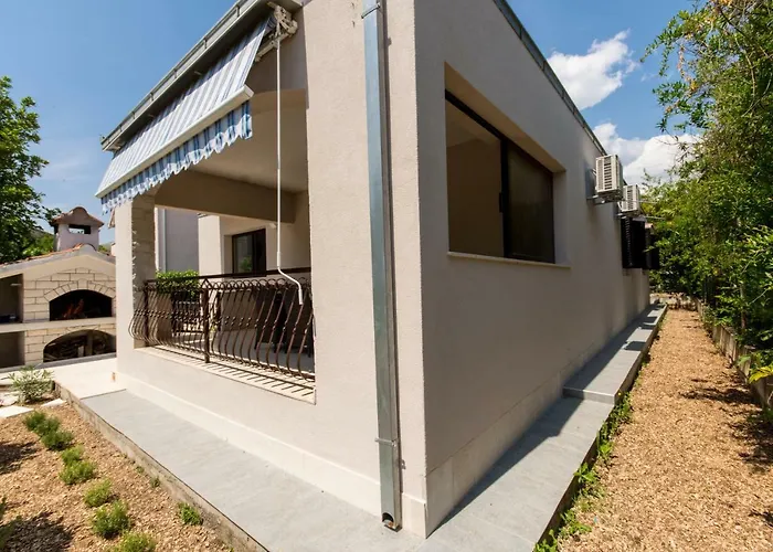 Ruzmarin 特罗吉尔