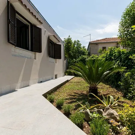 Ruzmarin Tatil Evi *