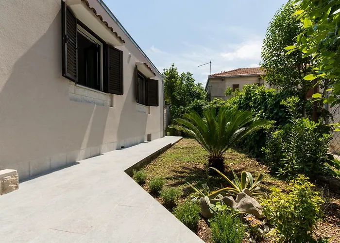 Ruzmarin Tatil Evi *